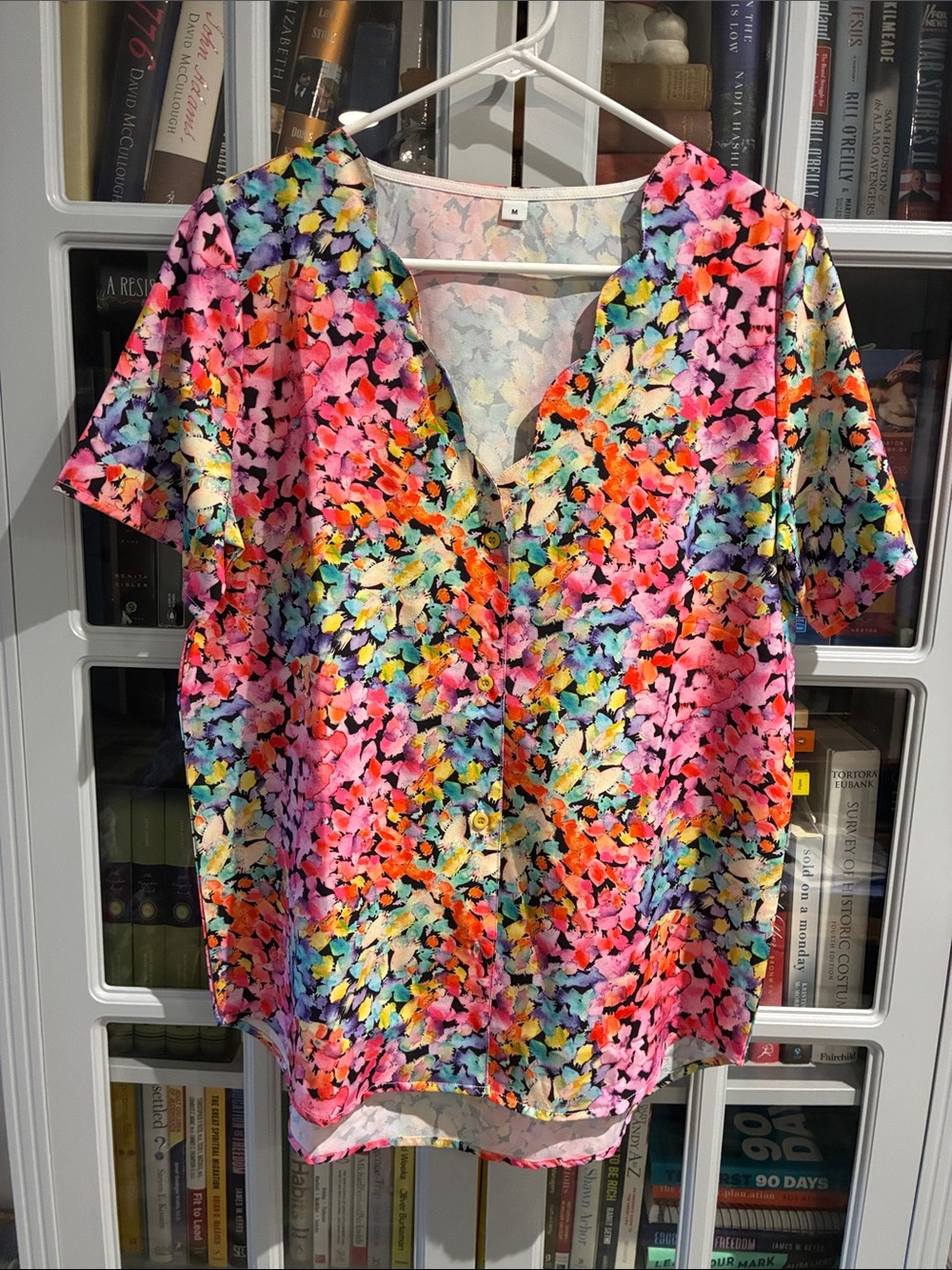 Women’s Multicolor Floral with Scalloped V-Neck Button Front Top
